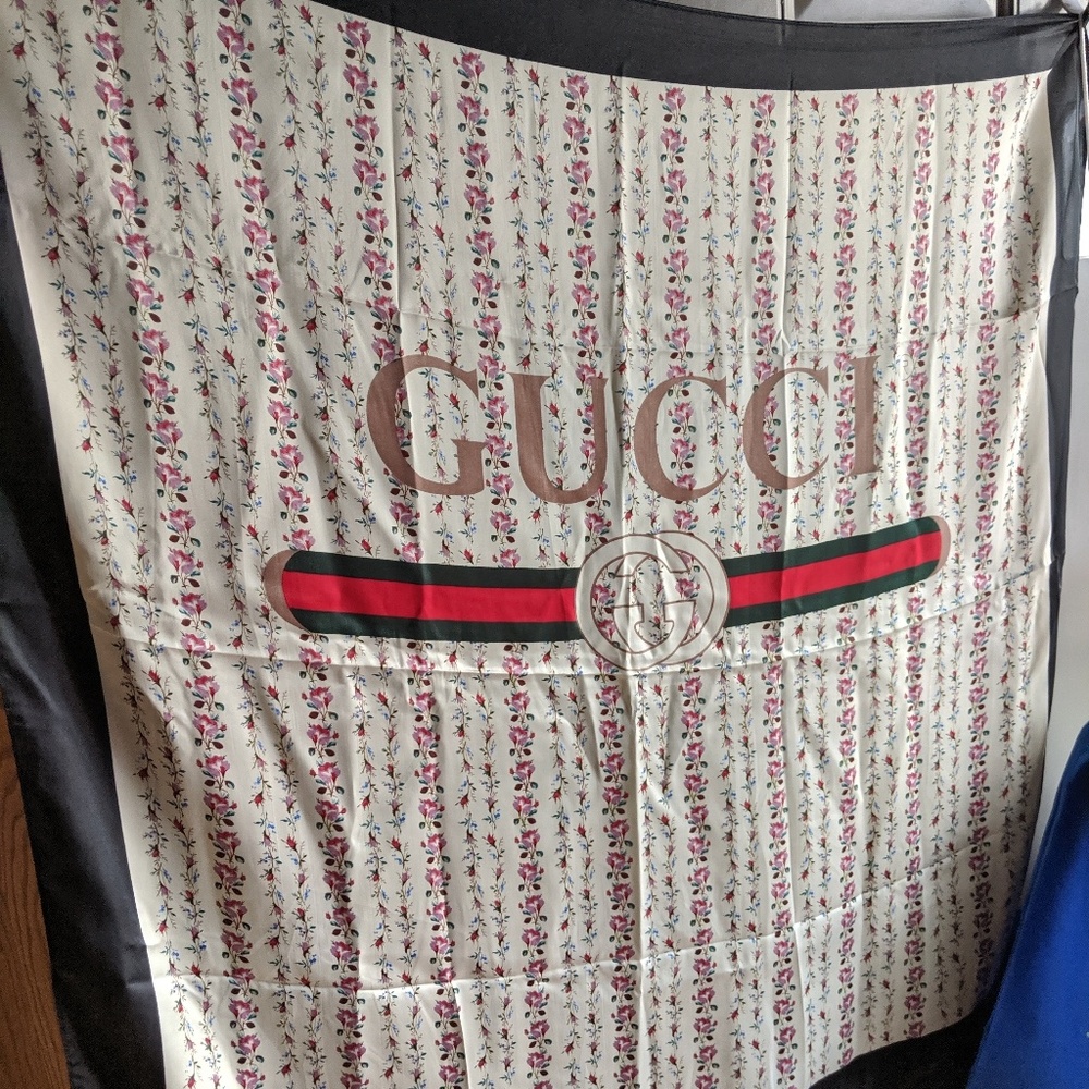 Gucci scarf - Picture 1 of 2